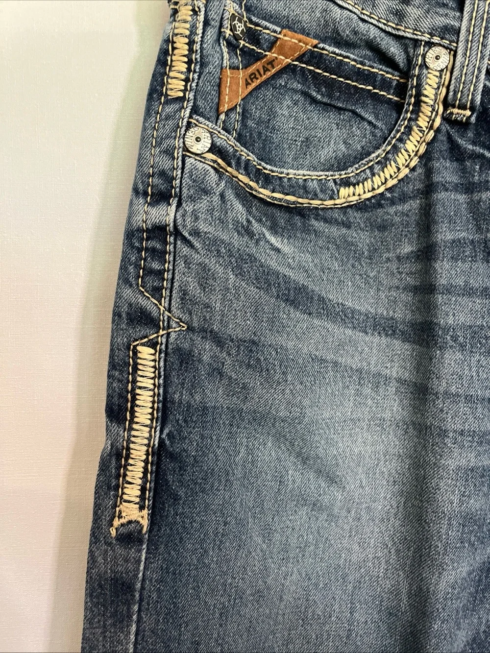 Ariat M5 Men's Straight-Leg&Fit through seat&thigh 33/34  Gambler Low Rise  NWT